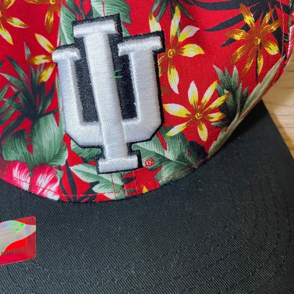 Top of the World Indiana University IU Hoosiers Hawaiian Floral Snap Back Hat - Picture 3 of 6